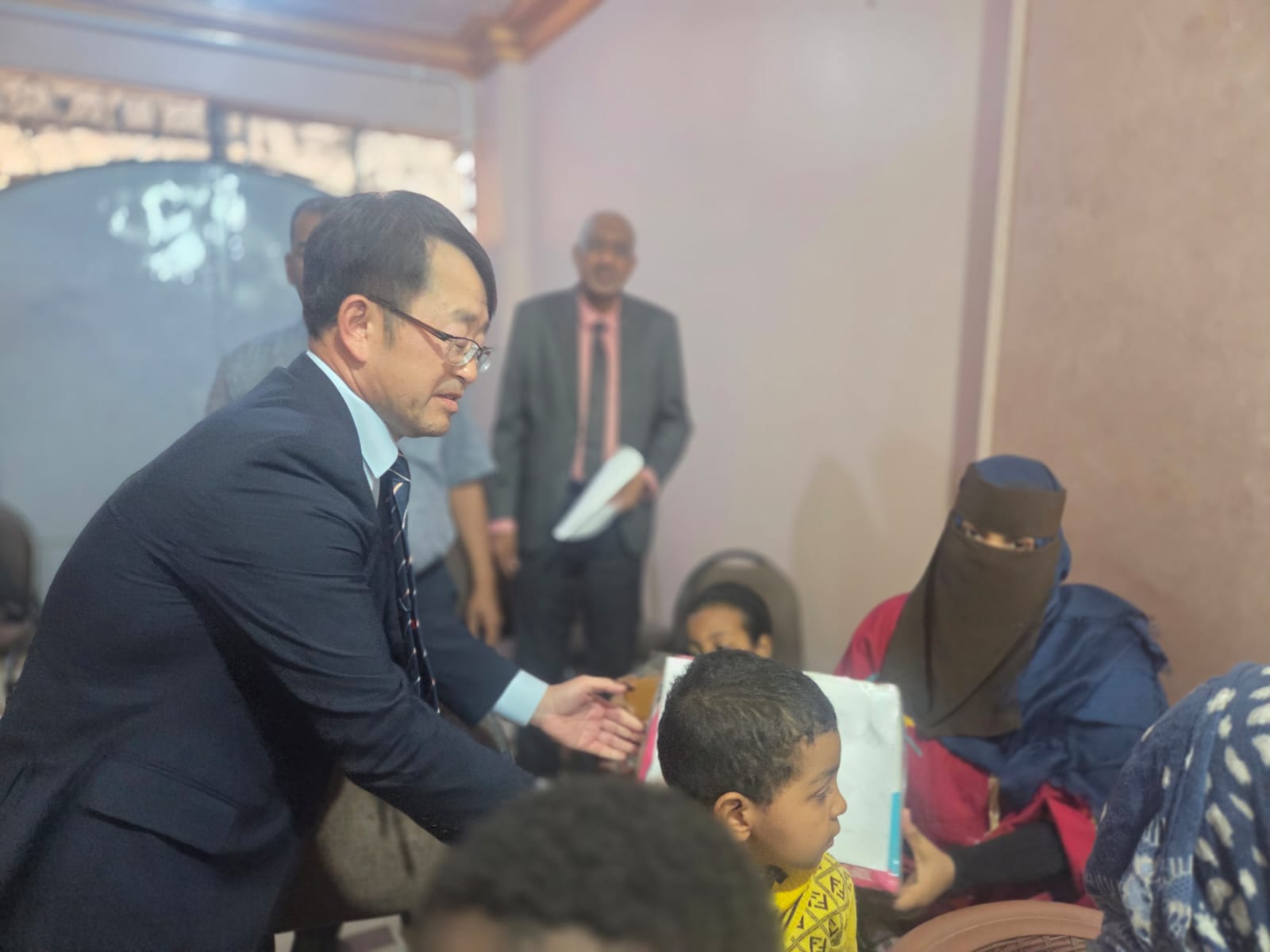 (12.11) 남궁환 대사, 아스완 소재 수단 난민에게 구호품 전달